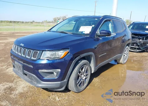 2018 Jeep Compass Latitude 4X4 z USA, uszkodzony, nr VIN 3C4NJDBBXJT143101